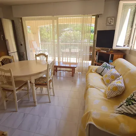 Sublime 2 Pieces Avec Clim, Terrasse, Piscine Et Parking Prive, Proche Plages Et Commerces A - Fr-1-780-20 Apartment Sainte-Maxime