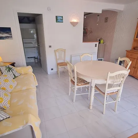 Sublime 2 Pieces Avec Clim, Terrasse, Piscine Et Parking Prive, Proche Plages Et Commerces A - Fr-1-780-20 Apartment