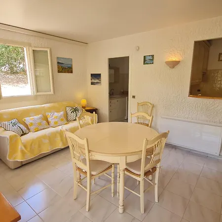 Sublime 2 Pieces Avec Clim, Terrasse, Piscine Et Parking Prive, Proche Plages Et Commerces A - Fr-1-780-20 *